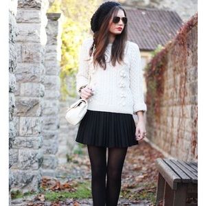 Aritzia (Talula) pleated skirt